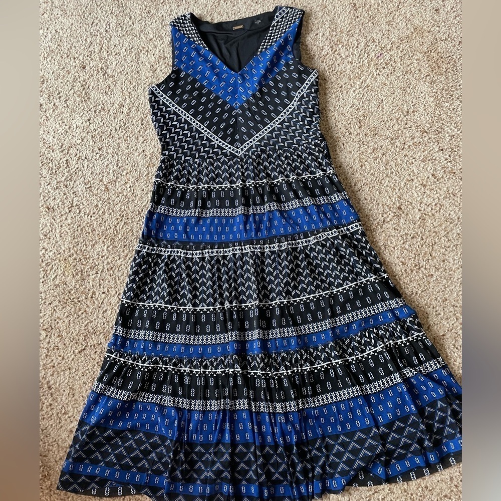 T Tahari dress size M